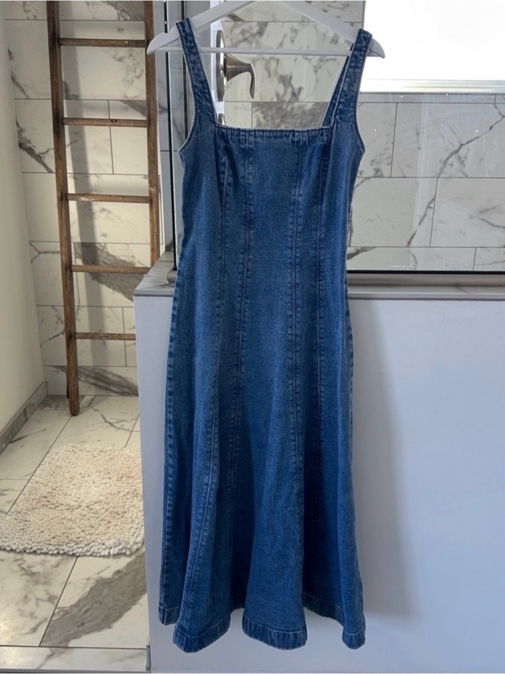 🍋✨ NWT Abercrombie Mila Denim Midi Dress In Dark Denim Size Medium $120 - Picture 2 of 2
